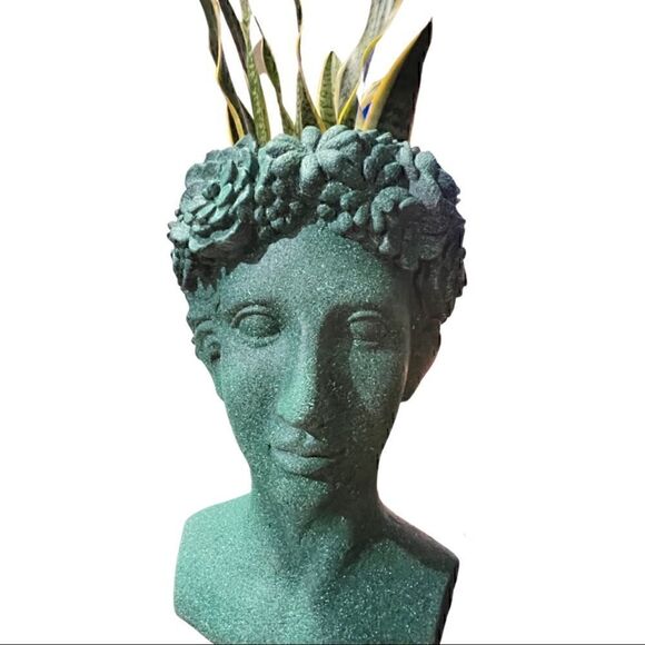 19" LADY WITH DAISIES PLANTER - Poly resin material in Green. - Picture 1 of 14